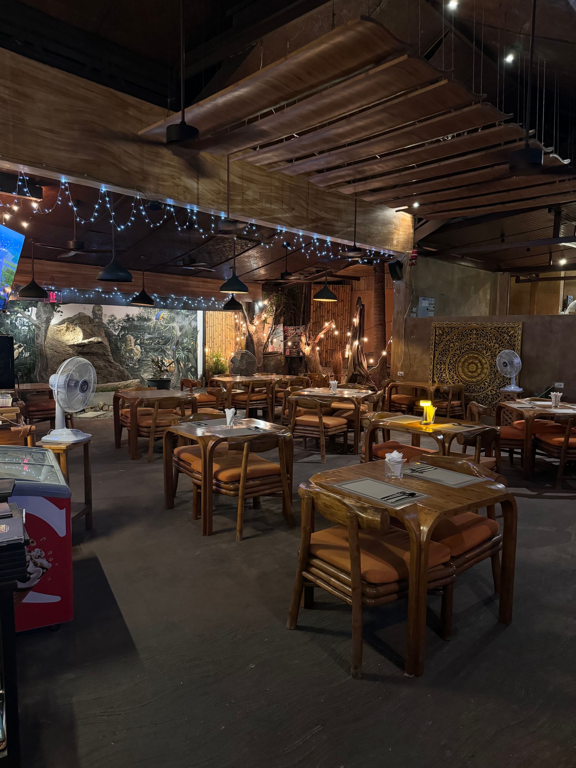 Dining room, jungle mural